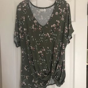 Knotted hem tee